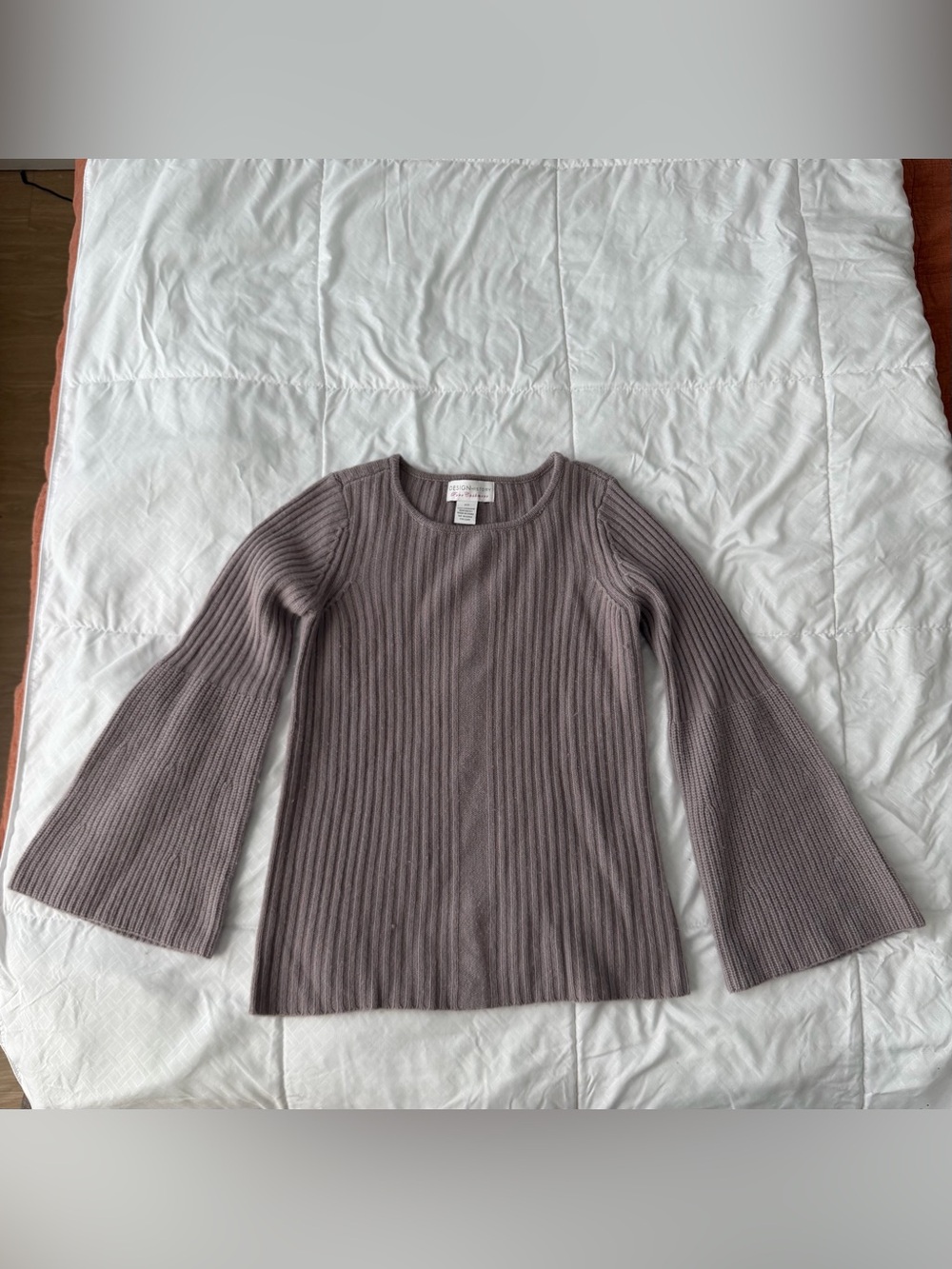 Design History Cashmere Bell Sleeve Knit Sweater XS Mauve Purple Quiet Luxury